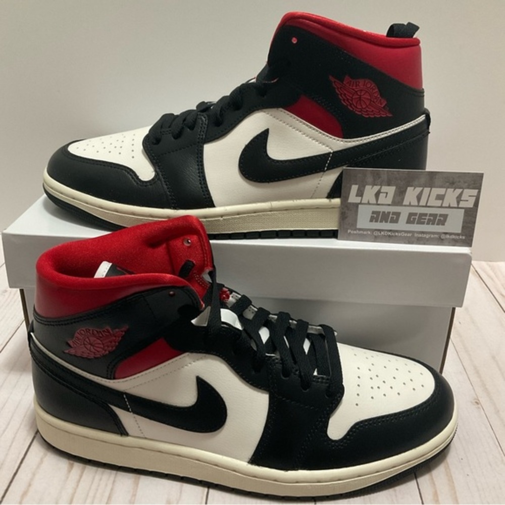 NEW AIR JORDAN 1 MID WMNS GYM RED PANDA